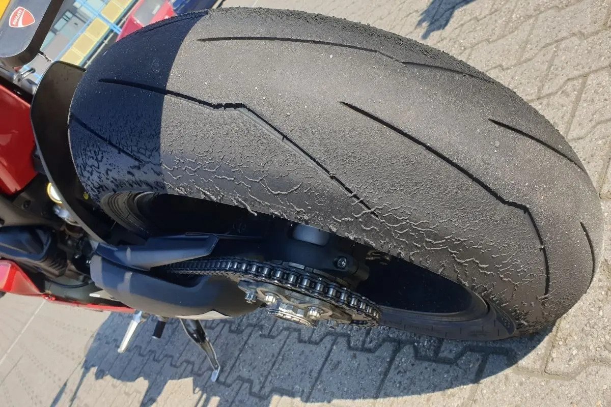 Llanta 180/60-17 75w Y 120/70-17 58w Super Corsa V3 R6 - Imagen 3