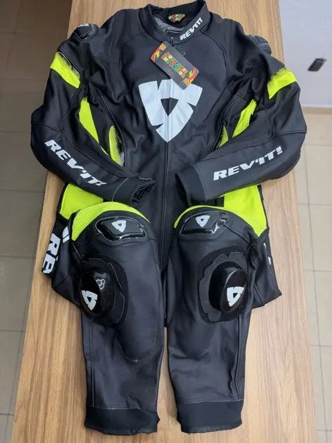 Traje/ Mono Revit Negro/ Verde Fluo - Imagen 2