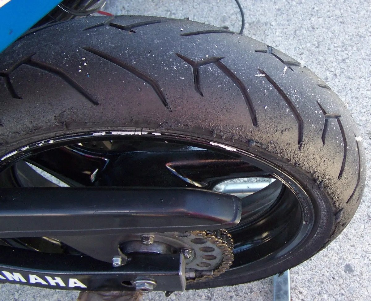 Llanta 180/55 Zr 17120/70-17 Diablo Rosso Ii Pirelli R6r - Imagen 3